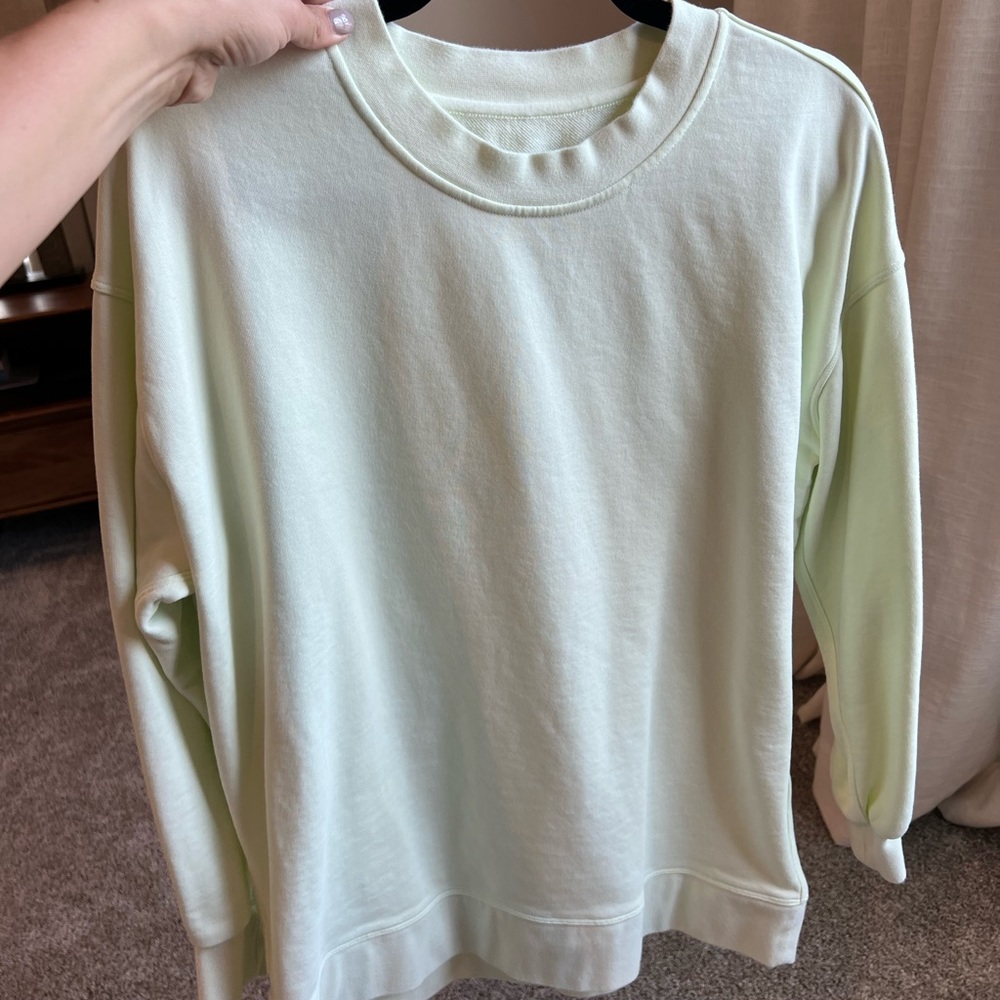 Lululemon oversized crew neck. Size 6